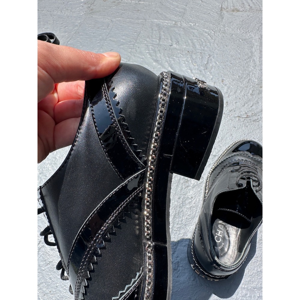 Chanel Black Leather Patent Chain Trim Wingtip Oxford Shoes womens 38.5 - Picture 16 of 16